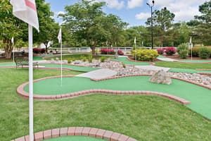 thumbnail: Mini-golf