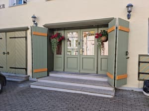 thumbnail: Exterior