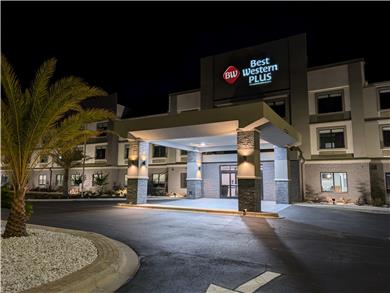 On-Site,Outdoor/Exterior,Exterior View of Building