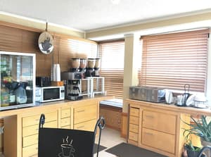 thumbnail: Breakfast area