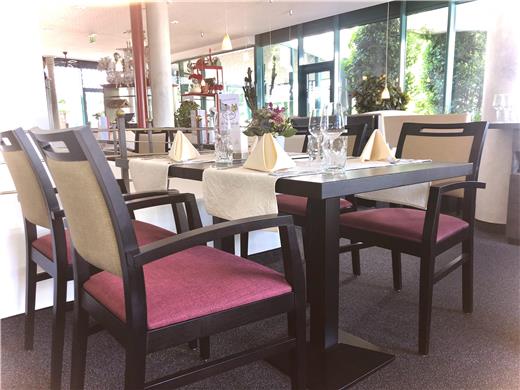 Dining,Dining Area,Restaurant,On-Site