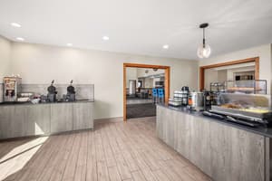 thumbnail: Breakfast area