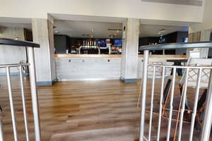 thumbnail: Bar (on property)