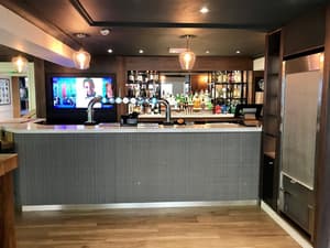 thumbnail: Bar (on property)