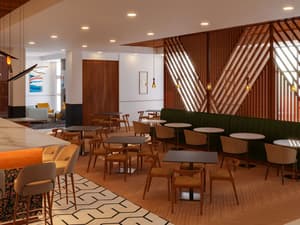 thumbnail: Bar (on property)