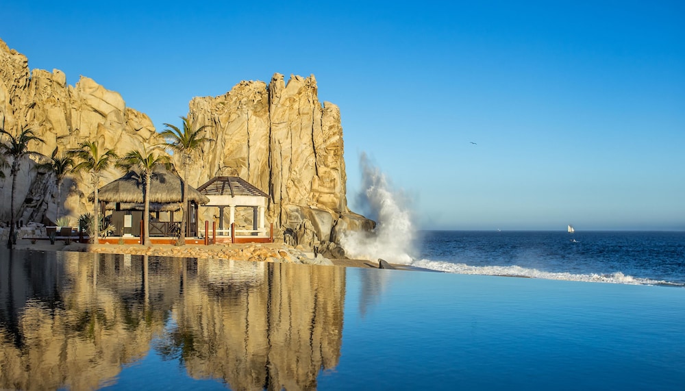 Infinity pool
