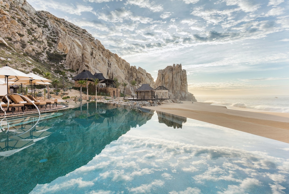 Infinity pool
