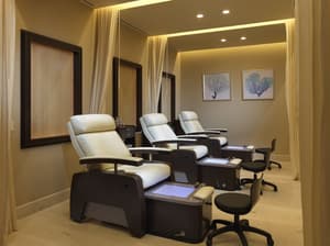 thumbnail: Nail salon