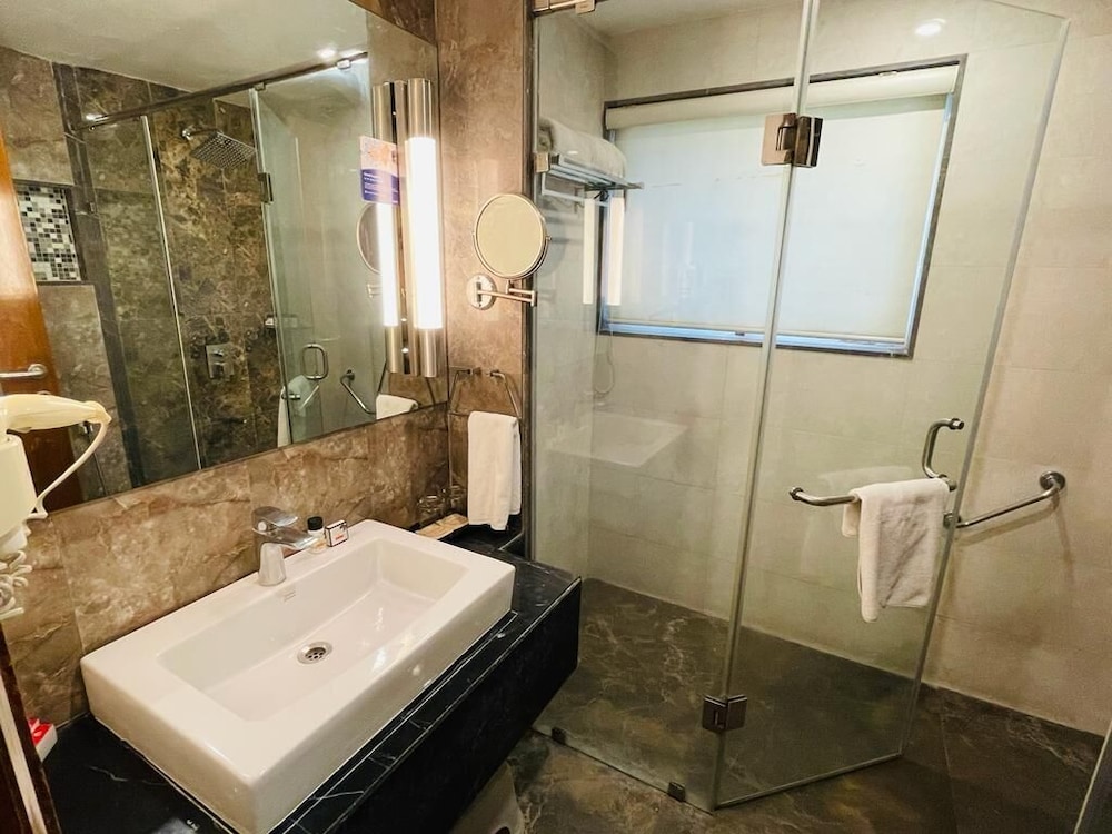 Bathroom amenities