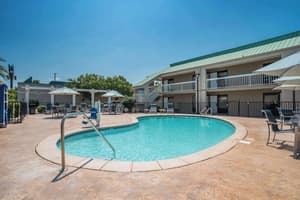 thumbnail: Outdoor pool