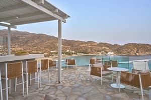 thumbnail: Bar (on property)