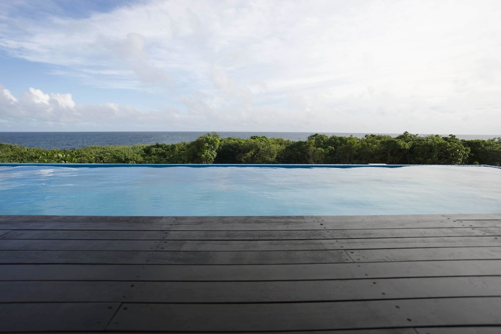 Beach/ocean view
