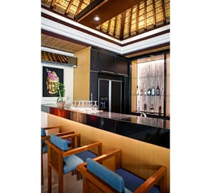 thumbnail: Bar (on property)