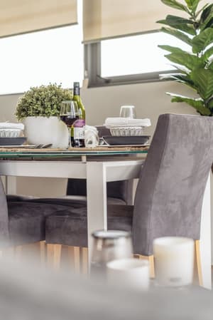 thumbnail: In-room dining