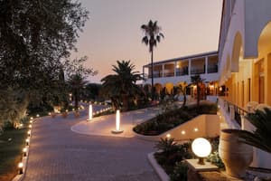 thumbnail: Exterior