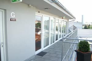 thumbnail: Bar (on property)