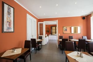 thumbnail: Breakfast area