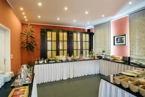 thumbnail: Breakfast area