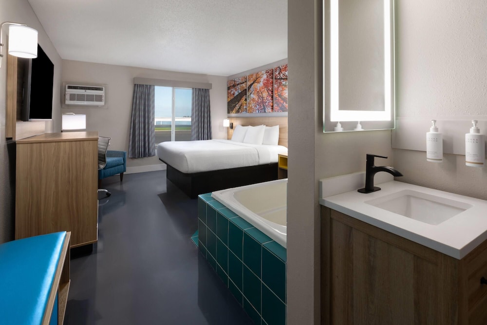 Jetted tub