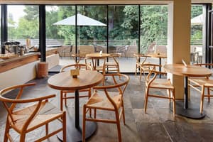 thumbnail: Breakfast area