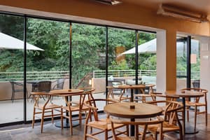 thumbnail: Breakfast area