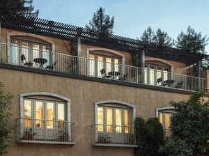 thumbnail: Front of property
