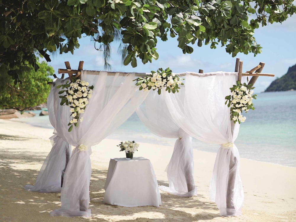 Indoor wedding