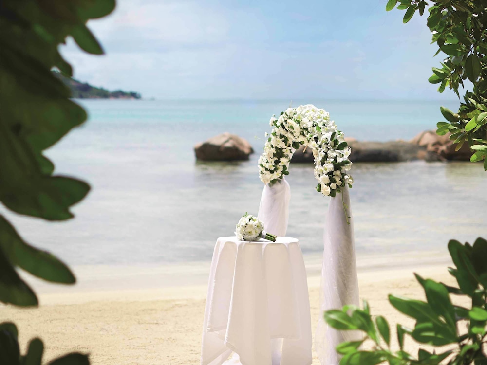 Indoor wedding