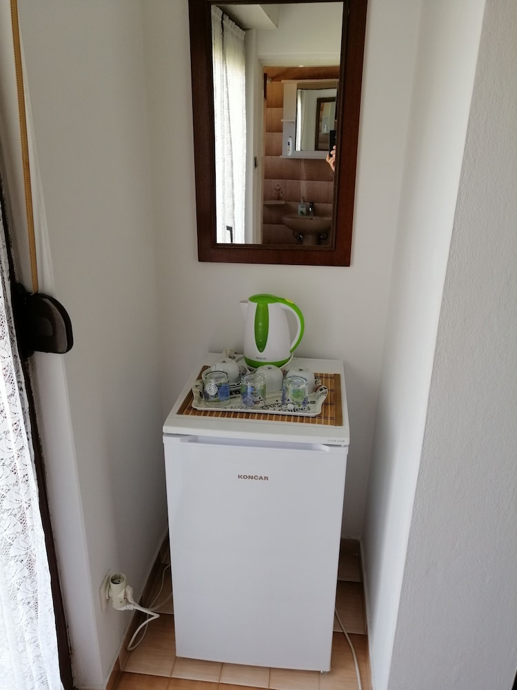 Mini-refrigerator
