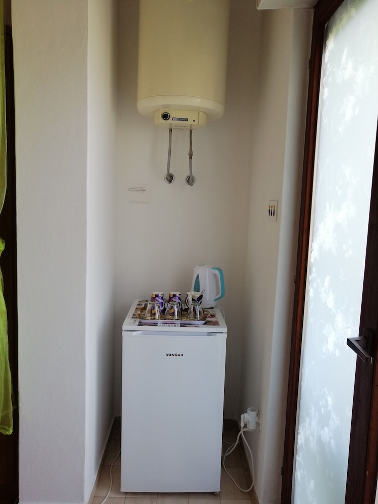Mini-refrigerator