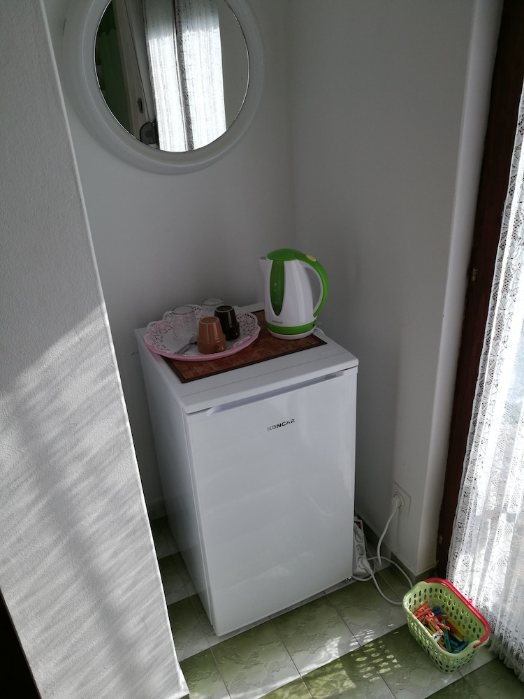 Mini-refrigerator