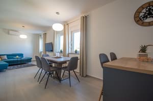 thumbnail: In-room dining