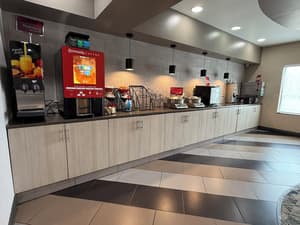 thumbnail: Breakfast area