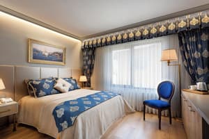 thumbnail: Interior