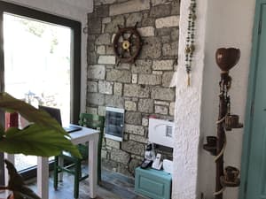 thumbnail: Interior entrance