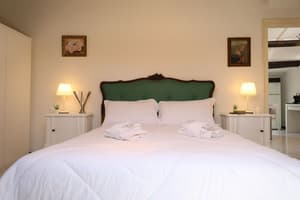 thumbnail: In-room dining