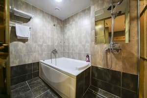 thumbnail: Bathroom