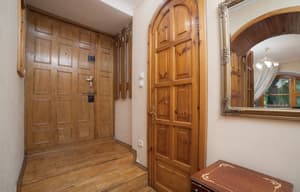 thumbnail: Interior entrance