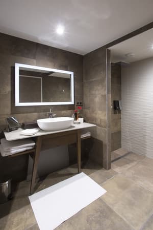 thumbnail: Bathroom