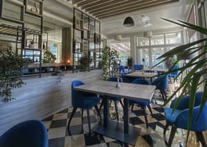 thumbnail: Restaurant