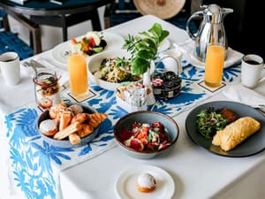 thumbnail: Room service - dining