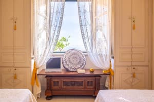 thumbnail: In-room dining