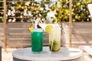 thumbnail: Bar (on property)