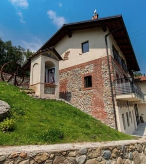 thumbnail: Exterior