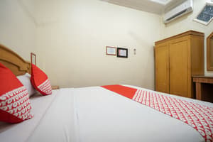 thumbnail: Interior