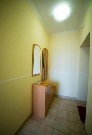 thumbnail: Interior entrance