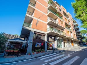 thumbnail: Front of property