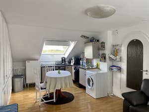 thumbnail: In-room dining