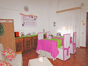 thumbnail: Breakfast area