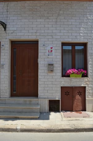 thumbnail: Exterior
